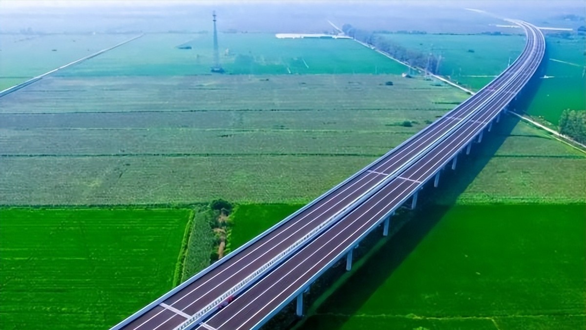 小评评助手拼多多：韩国与江苏高速公路发展对比，经济、管理与规模的深度分析