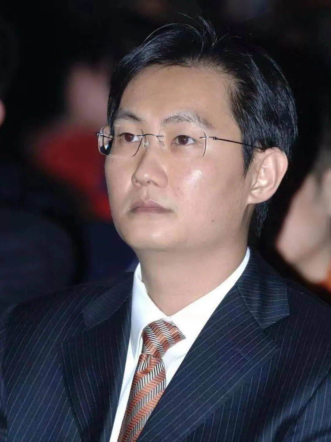 小评评助手下载官网：马化腾，AI引领互联网百年机遇与挑战，未来生活将更智能！