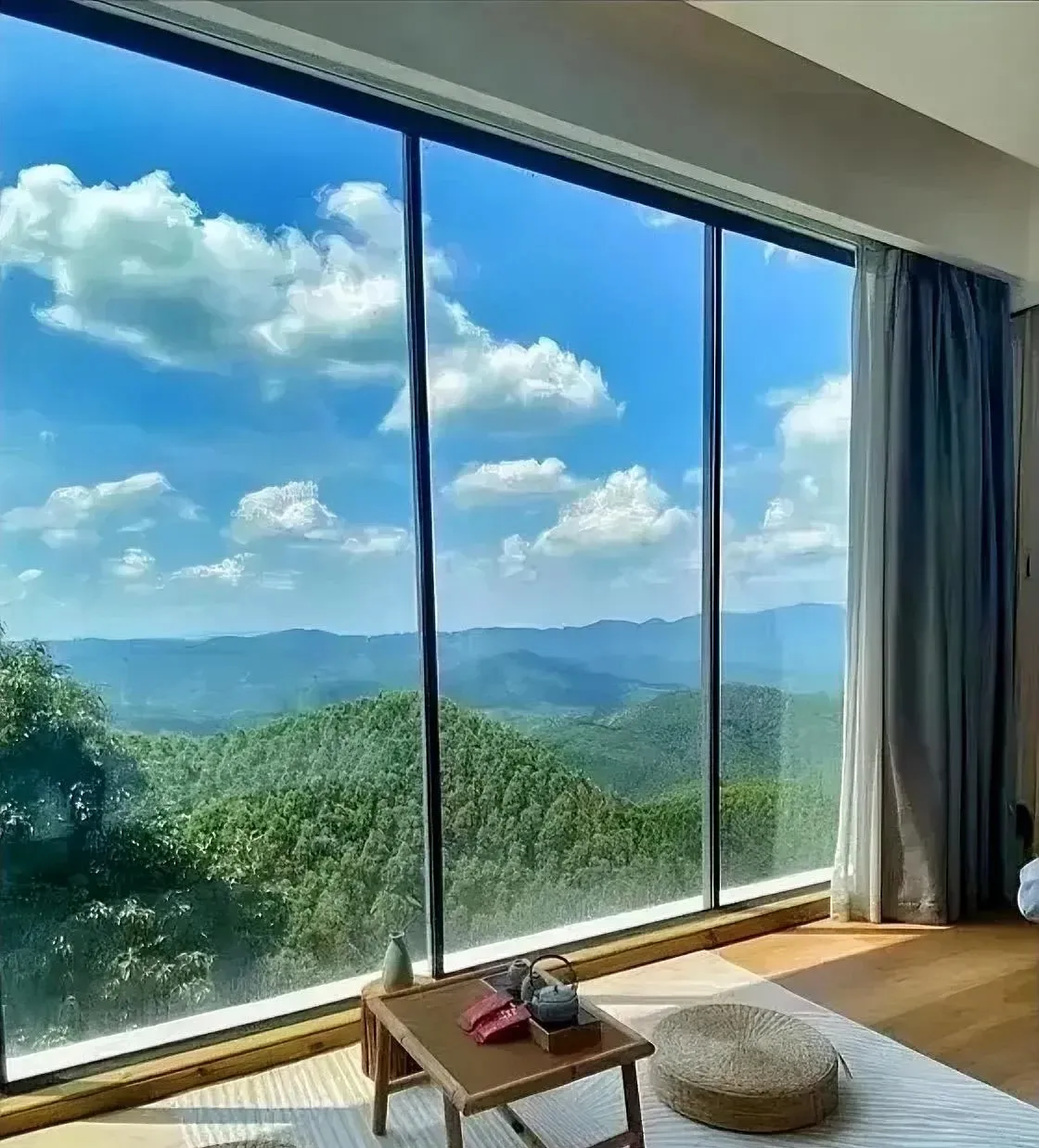 小评评助手怎么用：重返职场，如何利用丰富工作机会提升收入和生活质量
