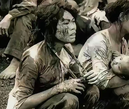 易评助手官网入口：旅顺大屠杀中的母女情，一场绝望的生死对抗