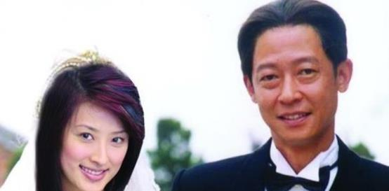 星评助手：身家五亿女总裁拒婚，缘何选择只谈恋爱？