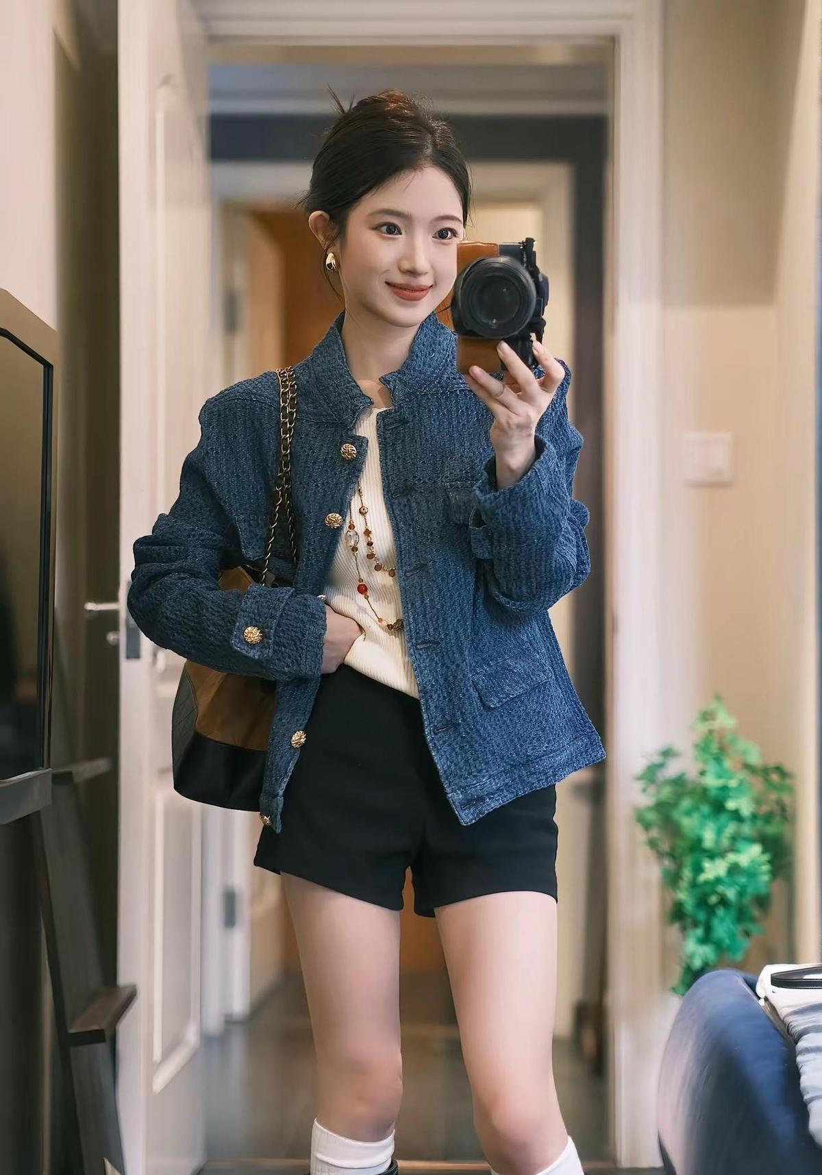 易评助手:155cm小个子如何用20件衣服打造百变穿搭,环保时尚新选择 易评助手:155cm小个子如何用20件衣服打造百变穿搭,环保时尚新选择