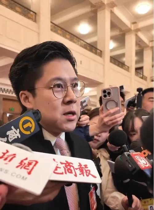 多多自动批发入口：五位公众人物在贸易战中力挺中国，展现爱国情怀与责任担当