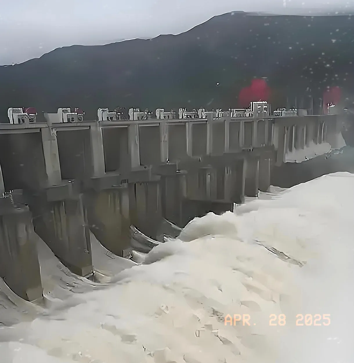 榜单助手：巴基斯坦经济危机，外债飙升与中国的“救命钱”策略分析