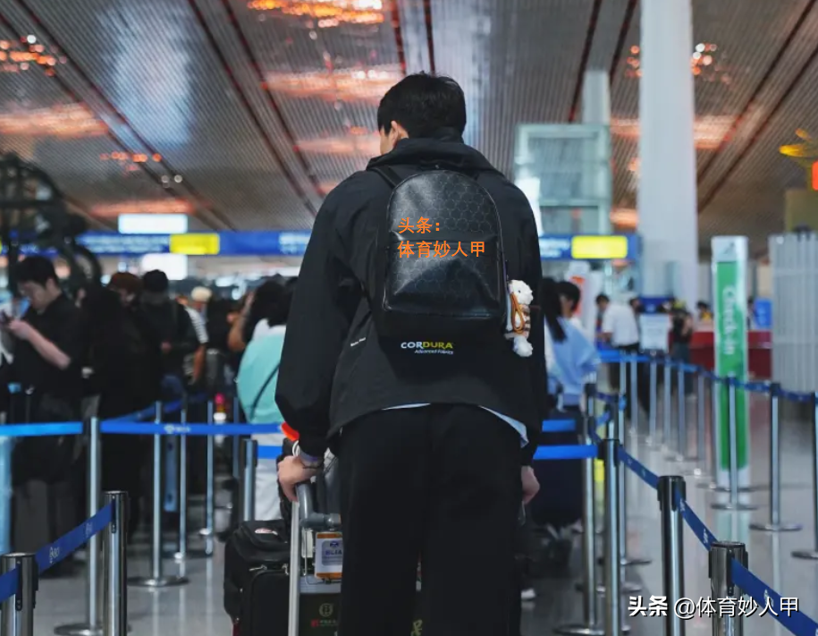 超评助手网站：杨瀚森正式出发追逐NBA梦想，青岛队全力支持！