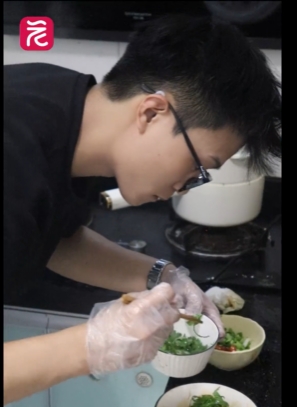 易团助手：年轻人上门做饭新兴市场，兼职生意引发安全法律关注