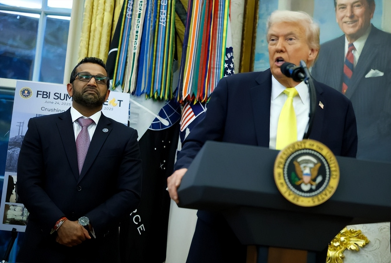 易评助手拼多多:特朗普贸易战宣言引发美国内部矛盾,关税政策或面临法律挑战助中国逆袭 易评助手拼多多:特朗普贸易战宣言引发美国内部矛盾,关税政策或面临法律挑战助中国逆袭