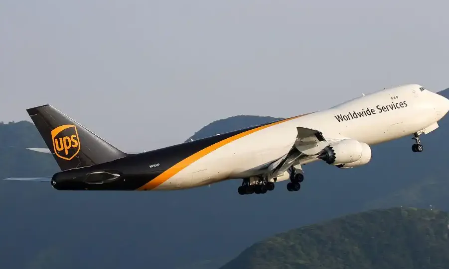 易单助手入口：跨境物流新选择，FedEx／UPS合作，超低价轻松寄往香港！