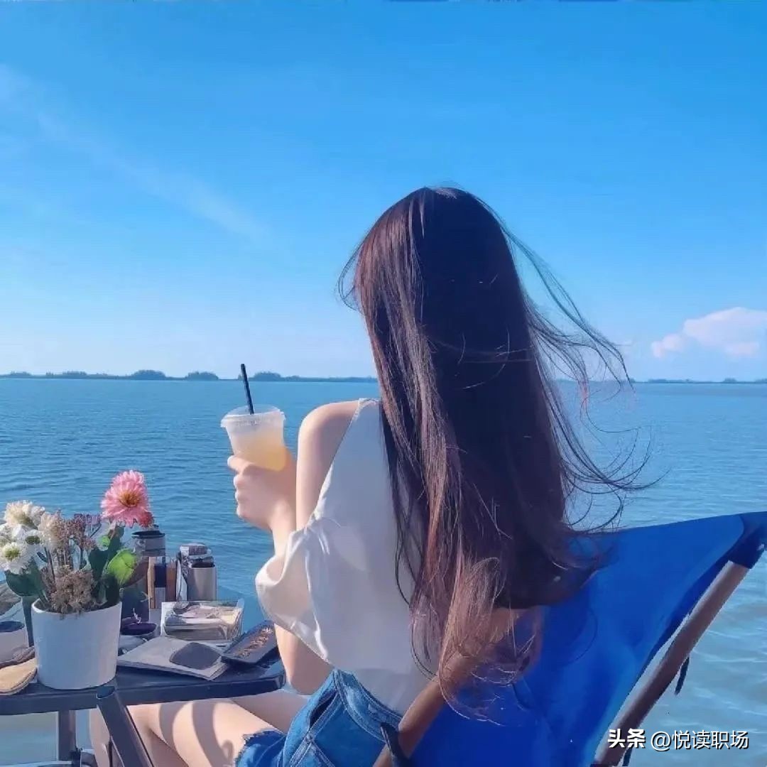 拼多多出评神器：提升职场竞争力，AI时代不可替代工作的关键要素解析
