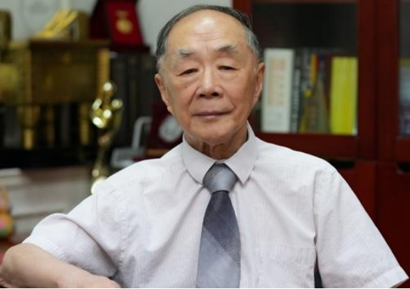 易出评拼多多：中国再生塑料食品包装政策的挑战与机遇，陈君石院士解读现状与未来