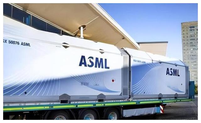 多多留评工具：英特尔率先获得ASML 2nm光刻机订单，全球芯片技术竞争加剧！