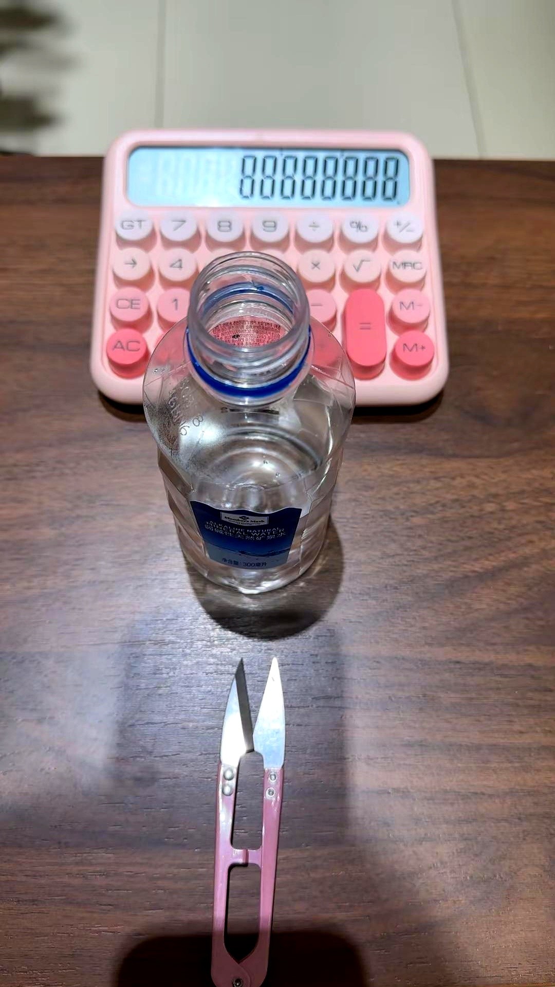 小Q助手：提升服装销售的秘诀，小物件和心理暗示如何影响成交率