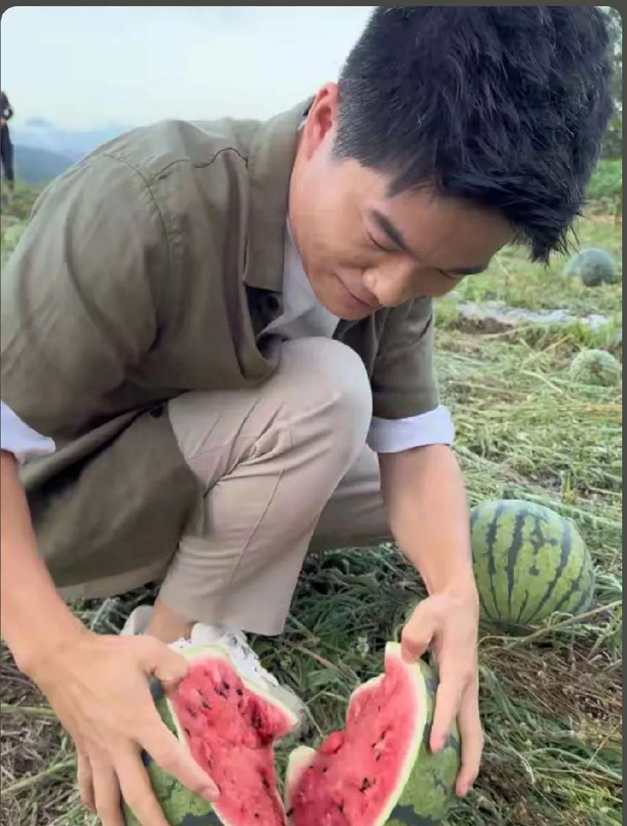 超单助手：董宇辉热搜频现，双语直播引爆舆论，商业价值与社会影响力并存