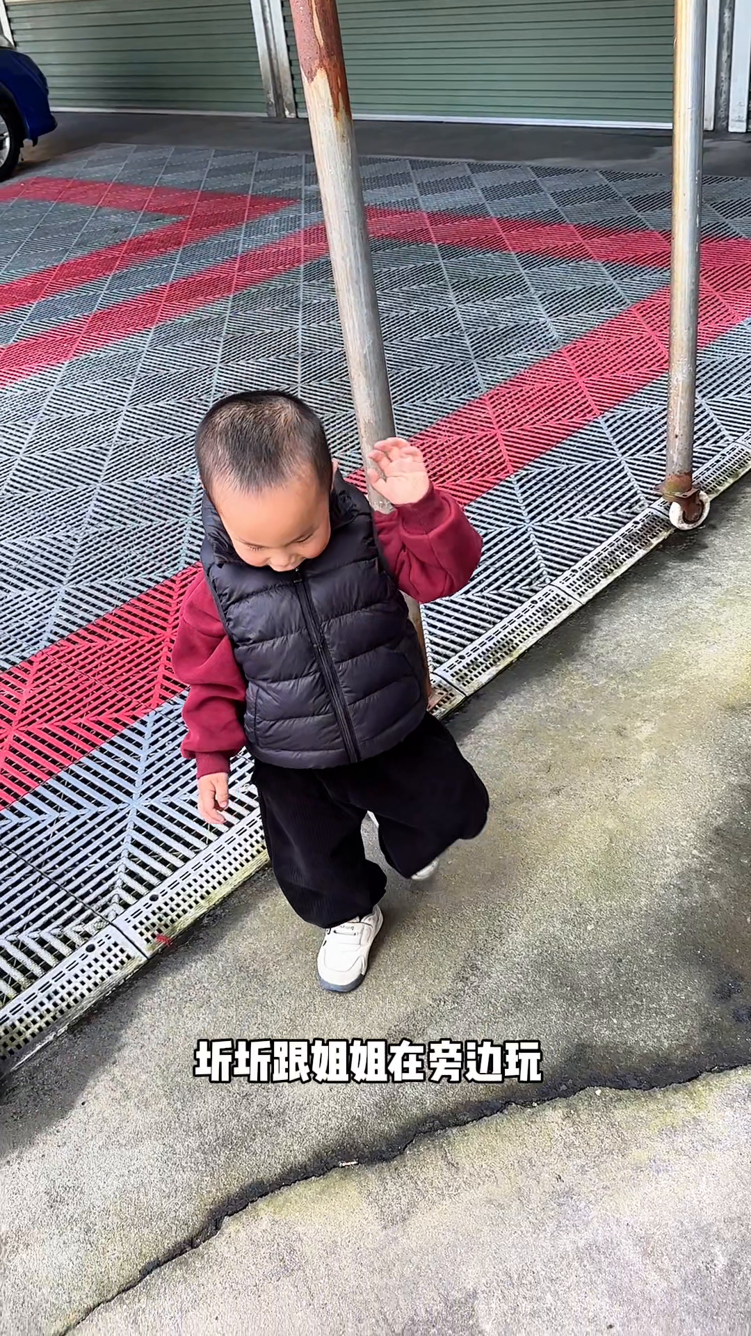 小评评助手出评软件：95后宝妈在小县城带娃与开厨具店的忙碌生活分享