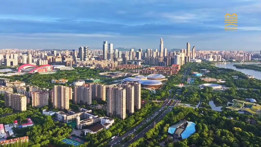 多多出评助手：南京2025年产业升级与数字经济发展策略分析