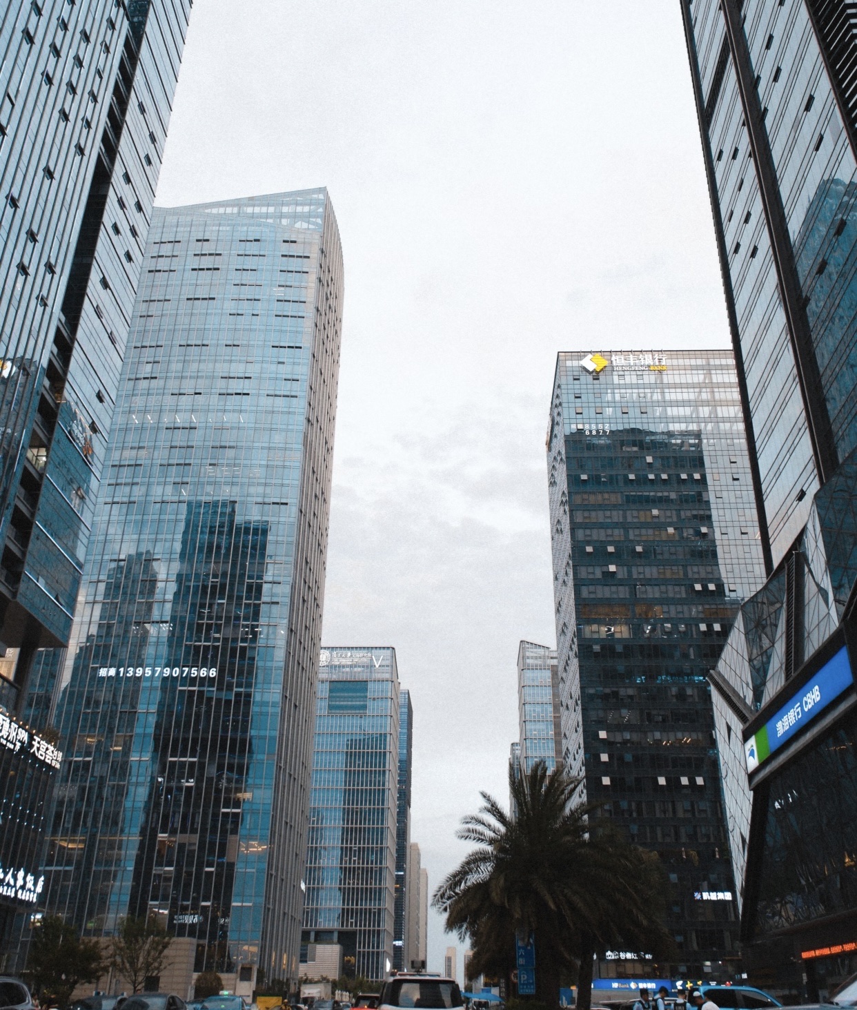 小Q助手下载：义乌转型，从“鸡毛换糖”到全球市场的挑战与机遇分析