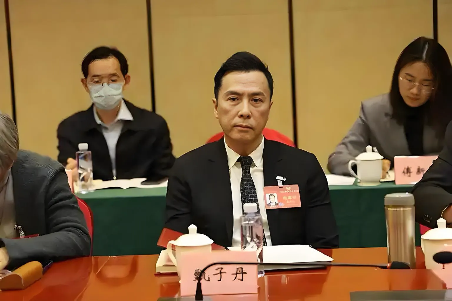 无名助手：AI对电影行业的影响，机遇与挑战并存，电影人应如何应对？