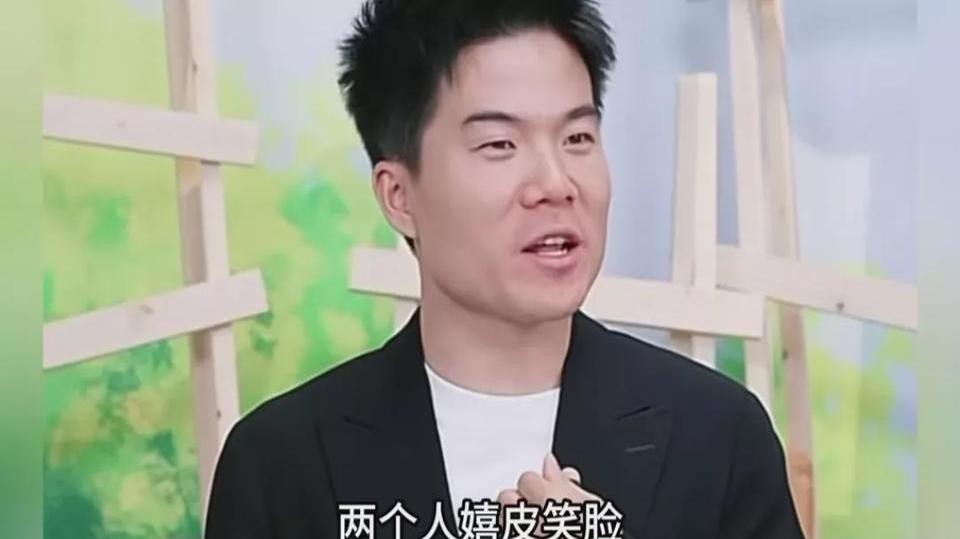 J助手入口：董宇辉520回应网友调侃，展现真实幽默风格引热议