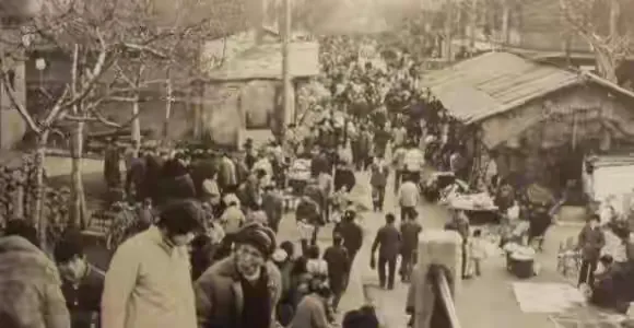 粉团助手：塞北小城镇的文化物资交流会，从往日热闹到现代沉寂的变迁