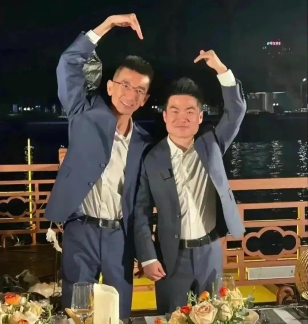 番茄助手小号：易中天与俞敏洪、董宇辉的幽默历史对话，笑声中的智慧