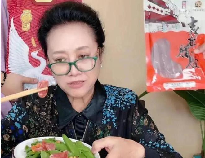 新快火助手：王丽云直播带货翻车，直言观众抠门引发网友怒喷