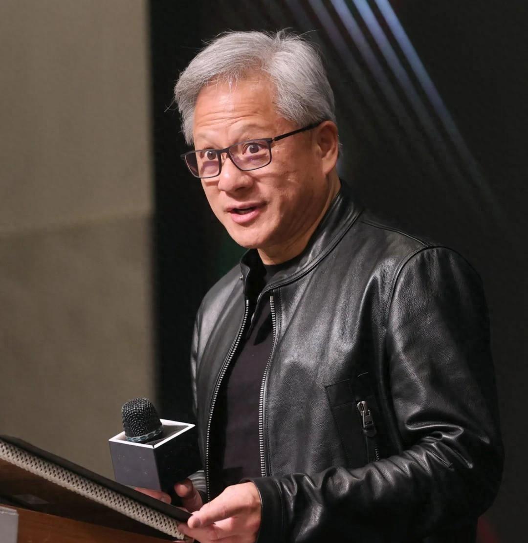 权重大师开团软件：英伟达黄仁勋访华，深圳上海北京行程透露芯片合作新机遇