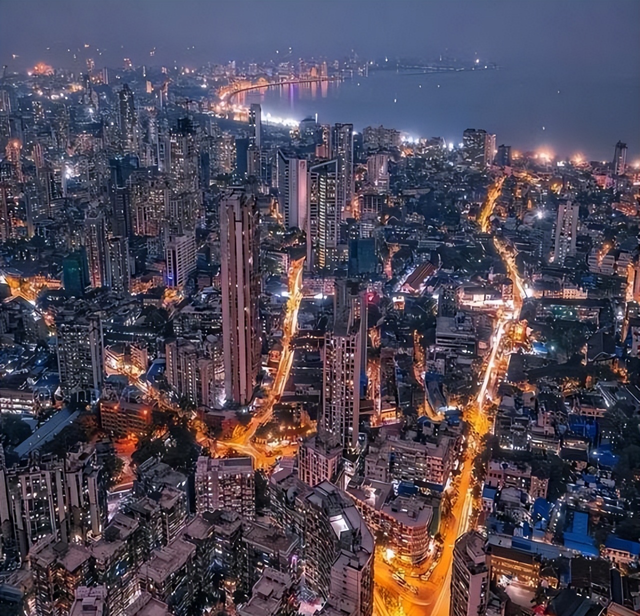 星星助手：孟买与上海的真实对比，富人生活的幻象与底层民众的尊严