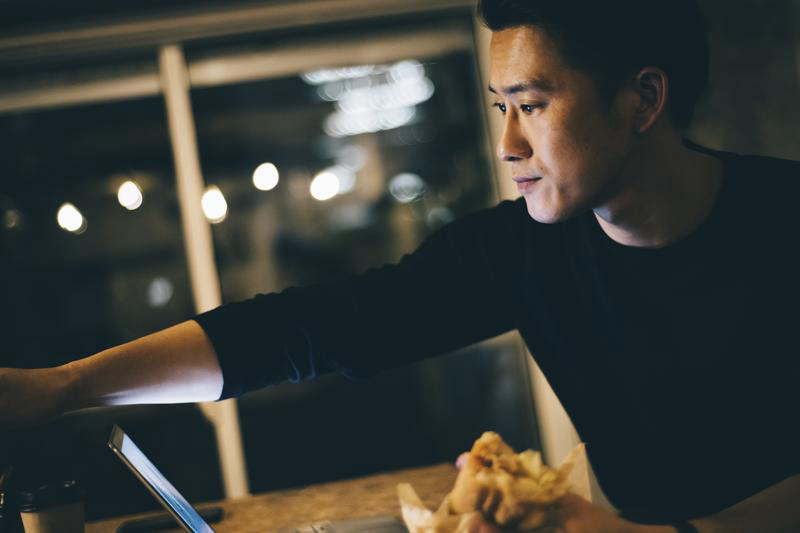 要火助手：李亚鹏的创业失败，理想与现实的冲突解析