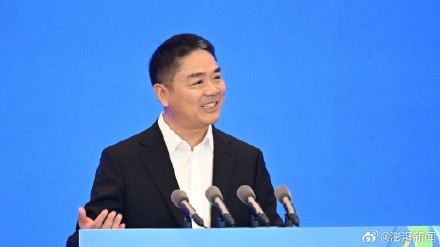 小P助手：刘强东年薪1元十年期满，未来薪资激励方案仍待揭晓