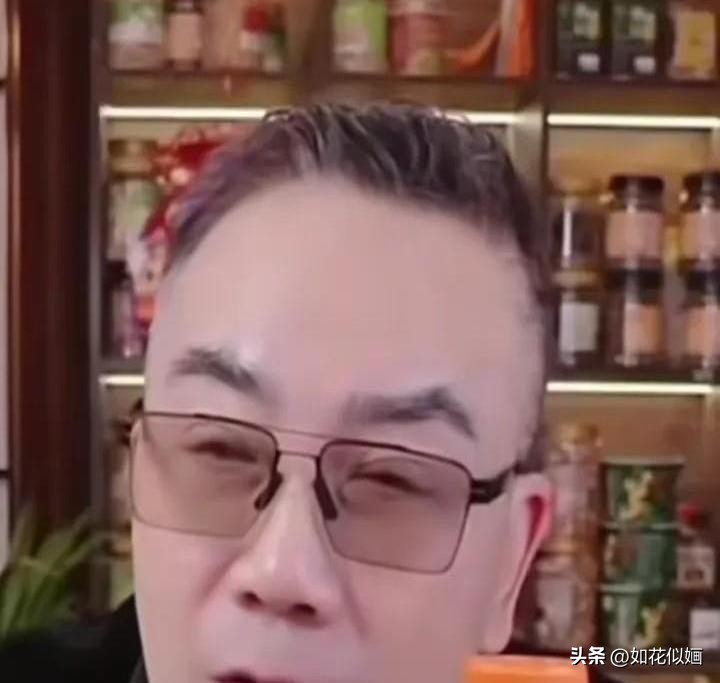 魅力狗开团软件：杨议直播翻车引热议，相声名角如何从“砸缸网红”重回正轨？