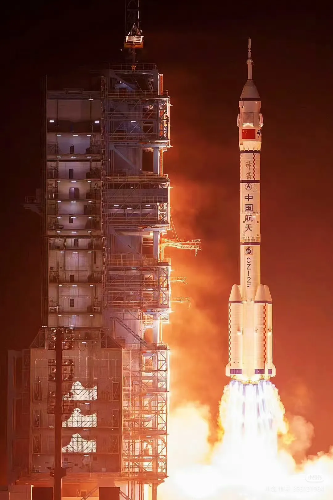 小评评助手：多种数字收入模式解析，从模板销售到POD，轻松实现财富增长