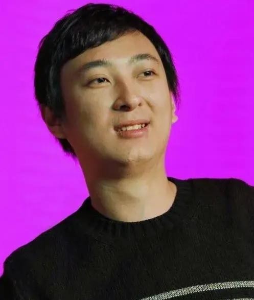 易单助手：王思聪的创业历程，从熊猫直播到投资争议，阔绰背后的故事