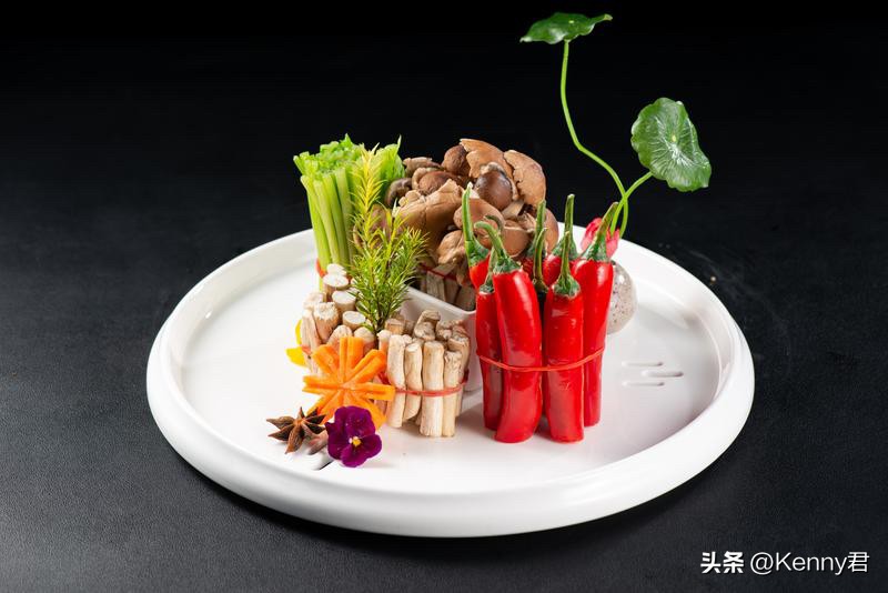 小评评助手下载：餐饮创业新常态，应对竞争和市场饱和的成功策略分享