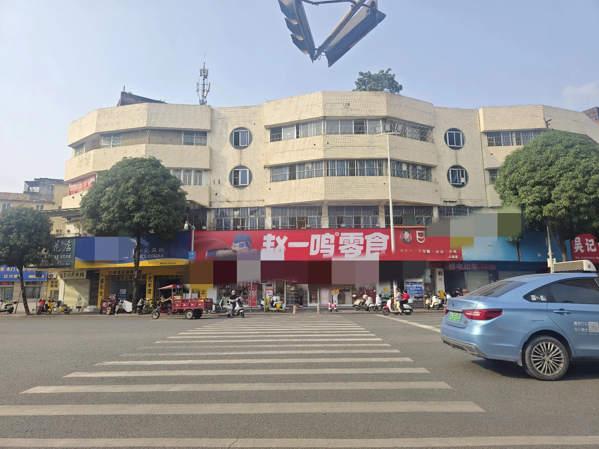 权重大师小号：南宁高租金零食店盈利之谜，薄利多销能否撑起运营成本？