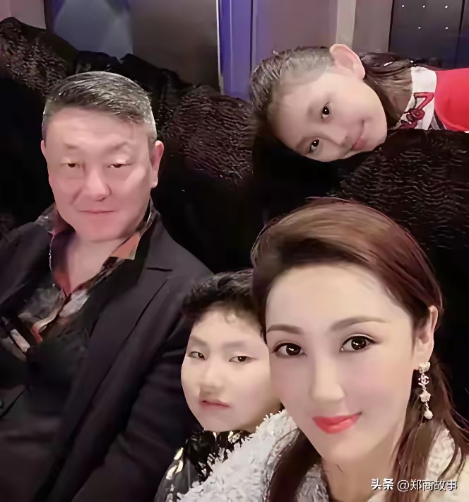 云赞助手：知名歌手婚外情曝光，粉丝失望至极！家庭与形象何去何从？