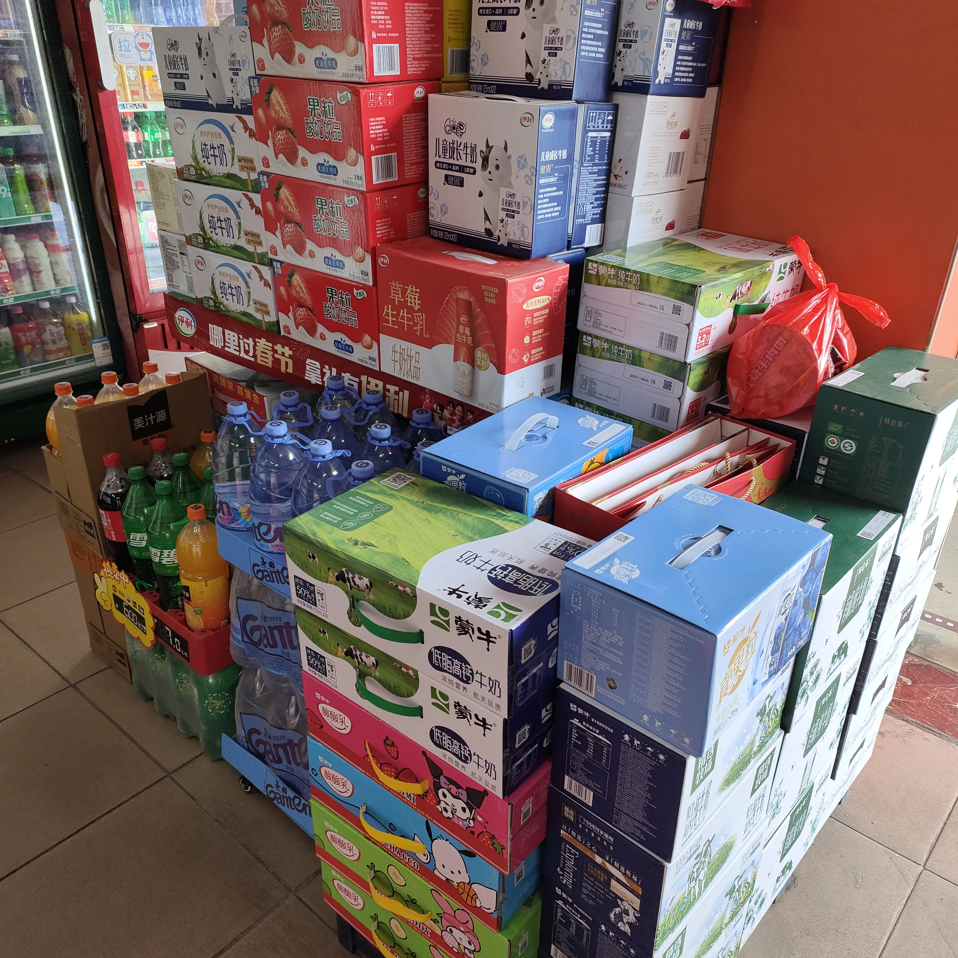 小评评助手最新版本：如何提升便利店生意，货架布局、商品陈列与营业时间策略解析