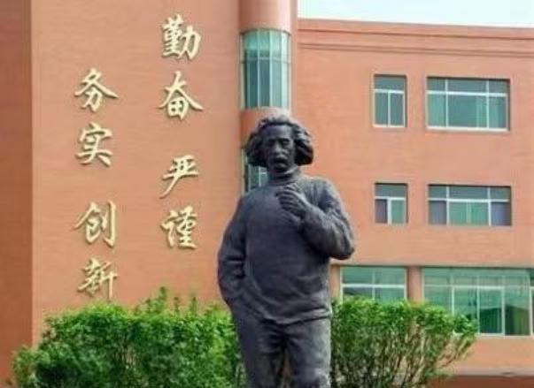 拼多多出评：平行宇宙中的失踪同学，潘博文的神秘故事与人性的探索