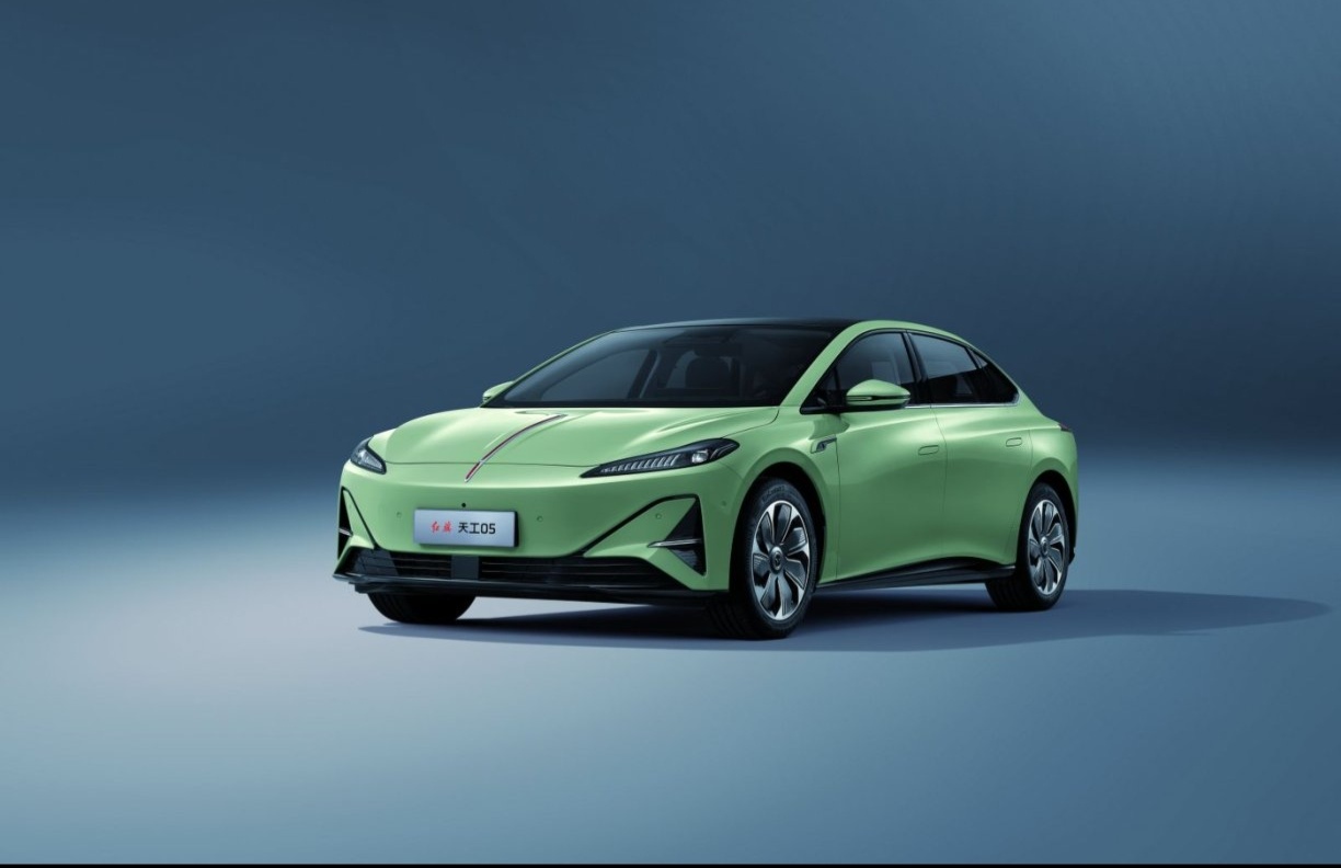 多多精灵下载官网：红旗天工05，国潮魅力与智能科技的完美结合，打破国产车豪华新标杆