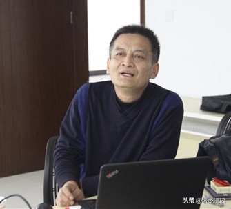 YY助手：西安交大崔建军教授，深耕金融领域的学术与教育领航者