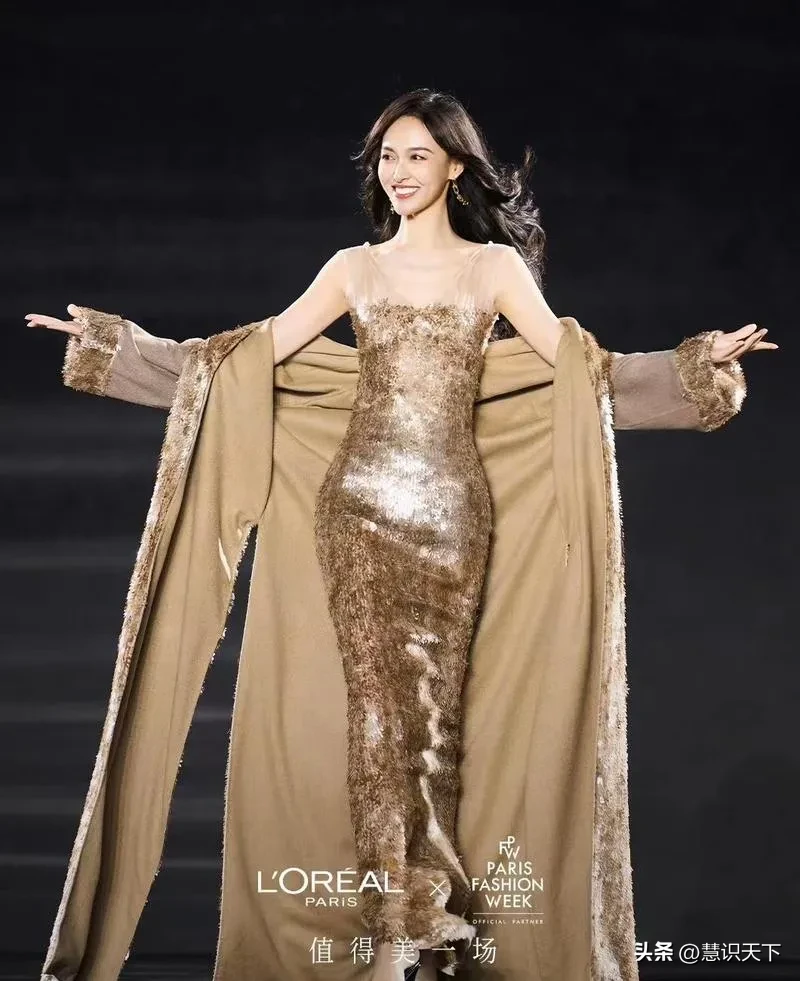 易评助手使用方法：美梦中的时尚与美女，男同胞们心中最羡慕的职场幻想