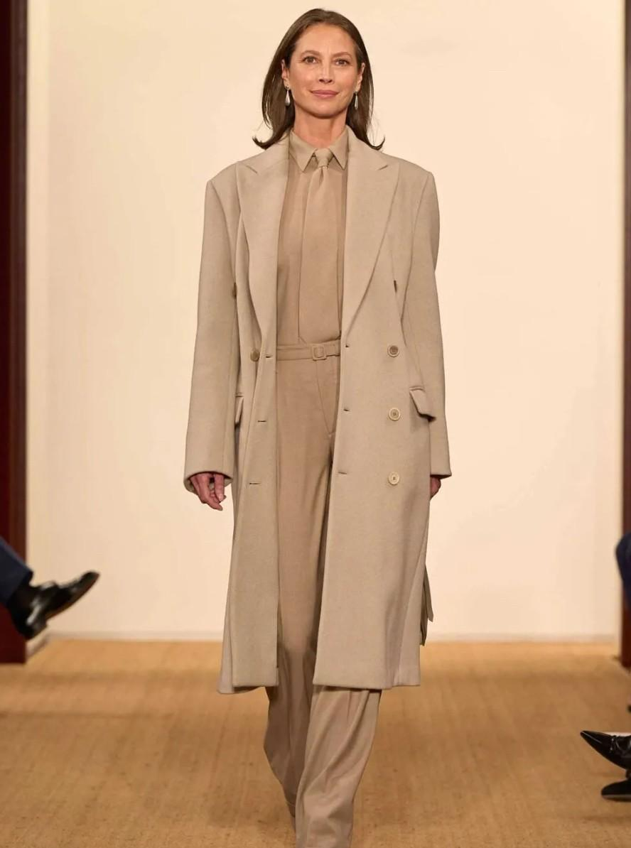 权重大师：旧羽绒服成“硬通货”，年轻人为何更爱二手交易？