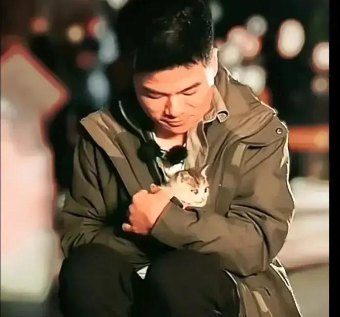 大白出评：易中天解读董宇辉内衣事件，历史视角下的现代困境与人性之美