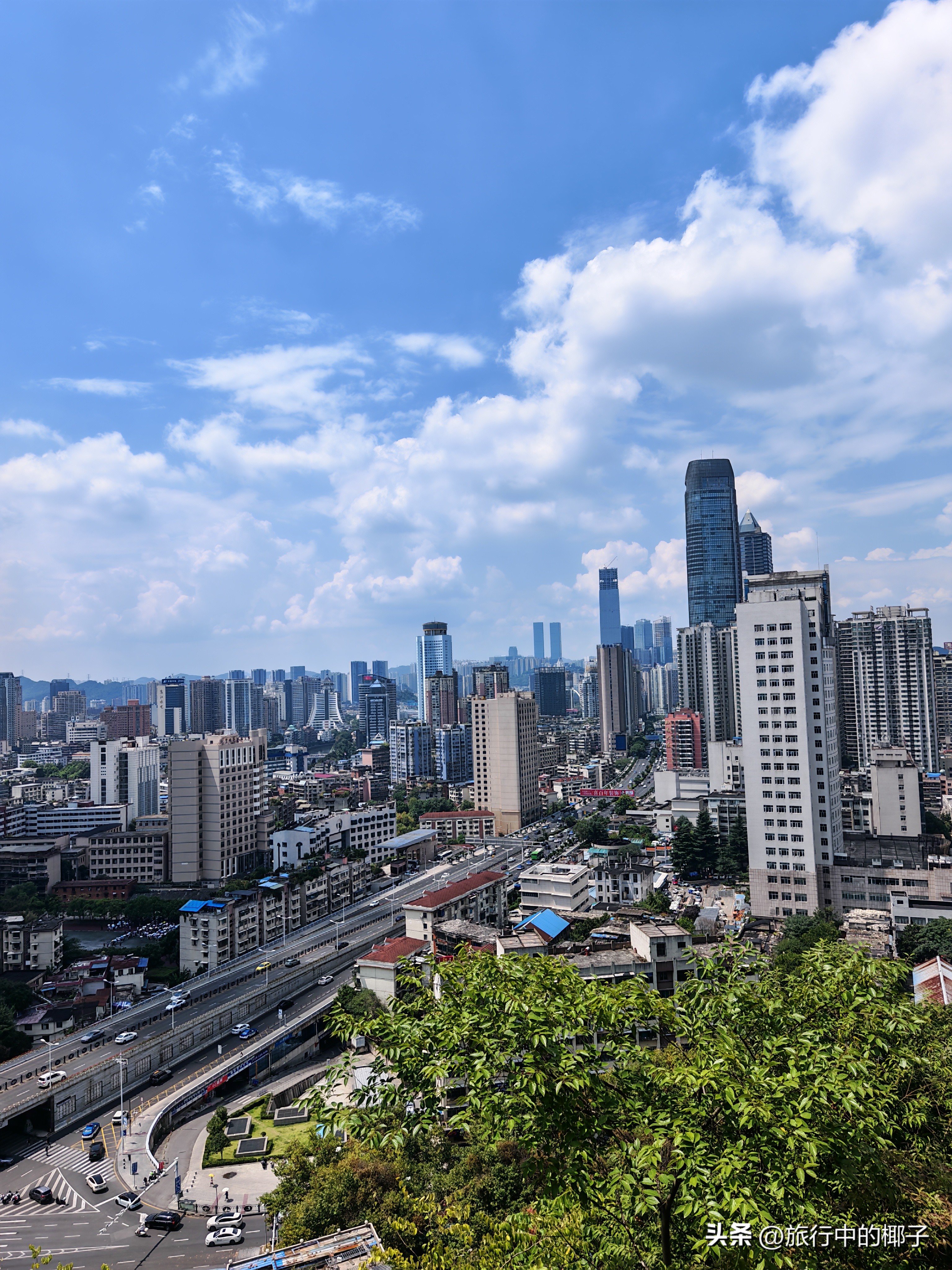 51助手软件官网：年龄增长如何改变消费观，从购物狂到体验主义者的心路历程