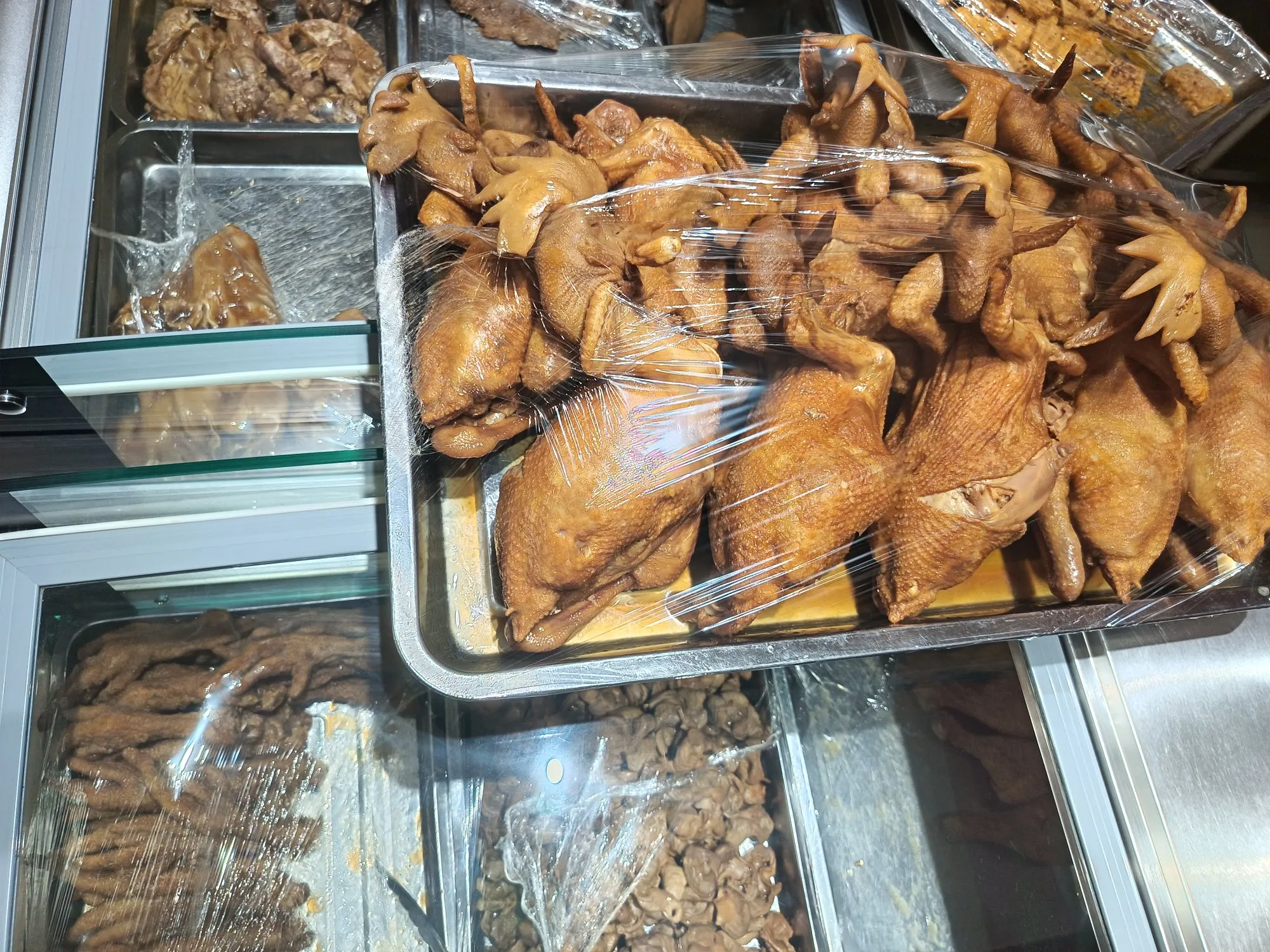 小Z助手下载安装：舌尖上的美味盛宴，牛家酱肉店铺的绝佳肉食体验