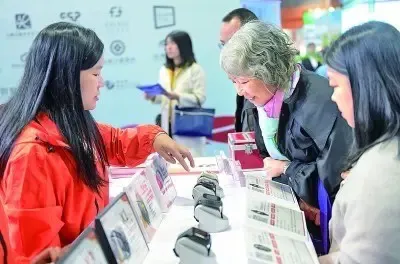 权重大师下载官网：银发经济时代，普通人如何抓住老龄化市场的机会与挑战