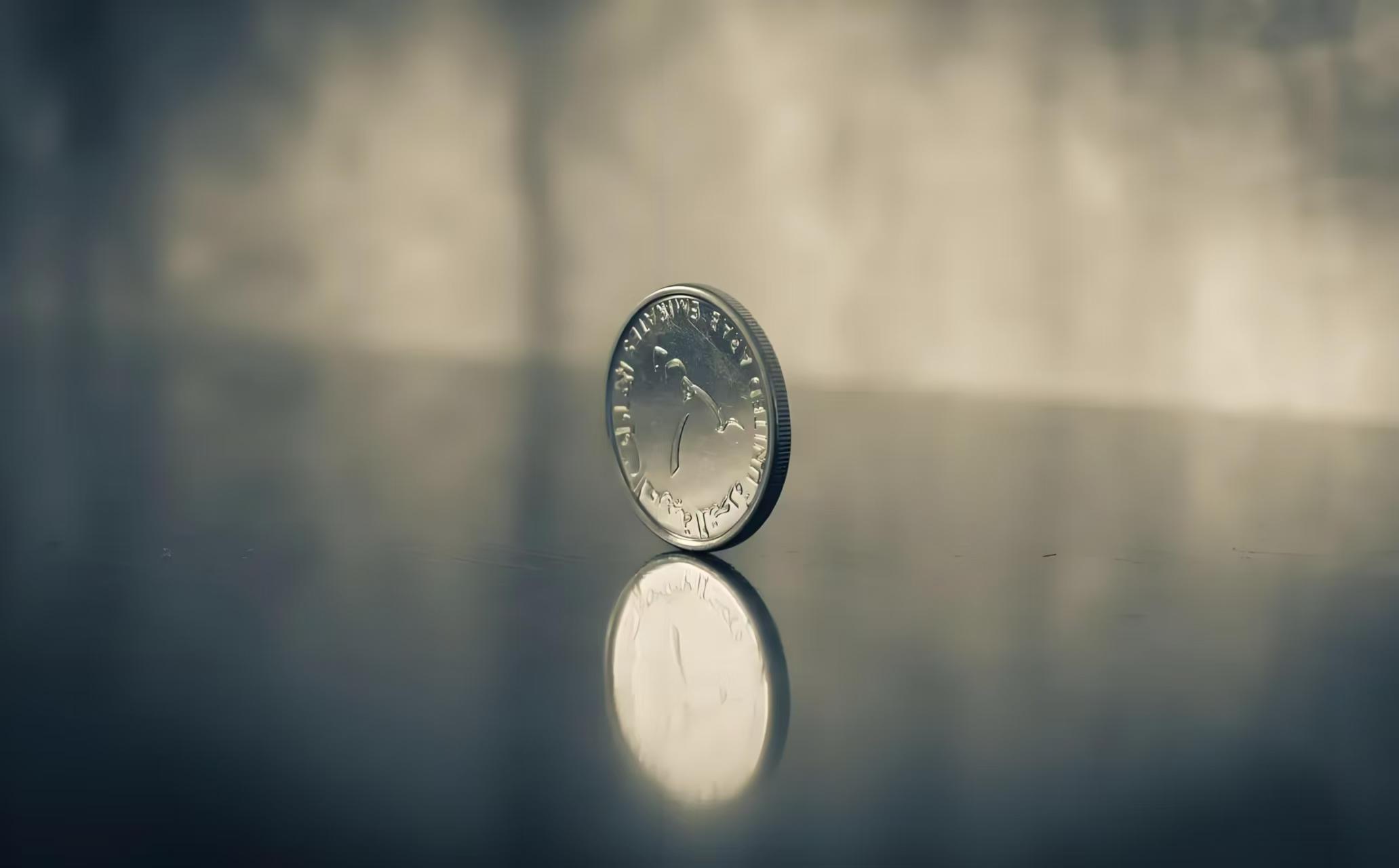 优选助手：中国经济“量价背离”现象解析，企业盈利与逆周期政策的双重挑战