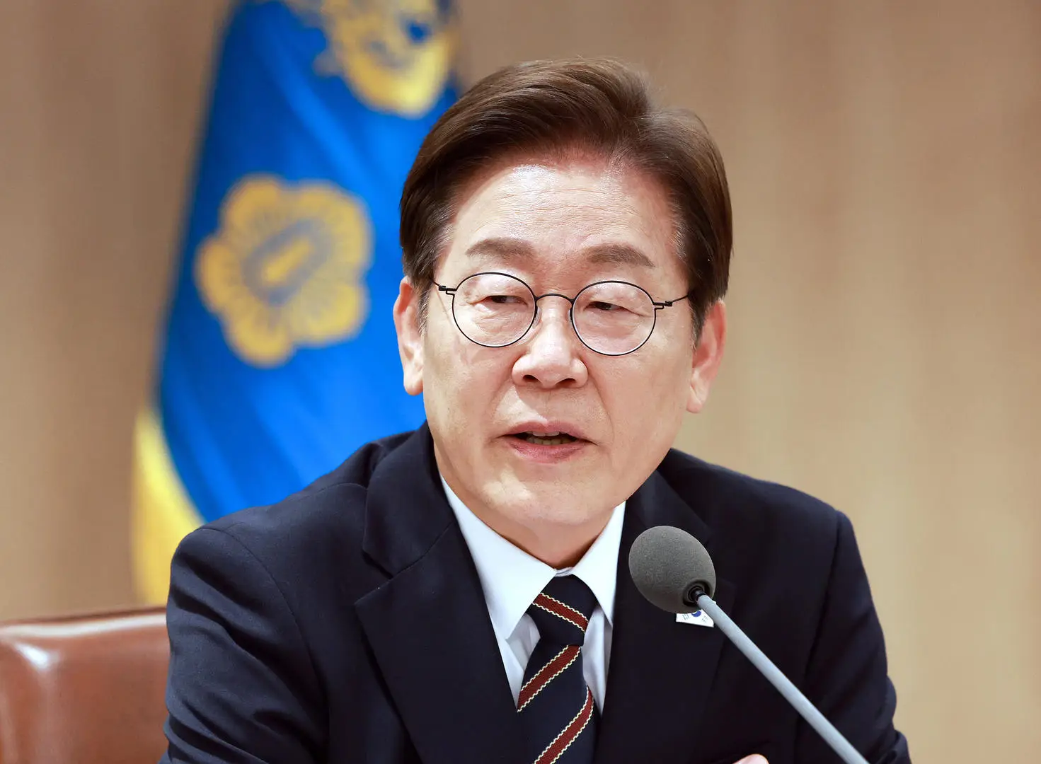 小Q助手教程：美国要求韩国以现金投资3500亿美元对其经济的影响与挑战解析
