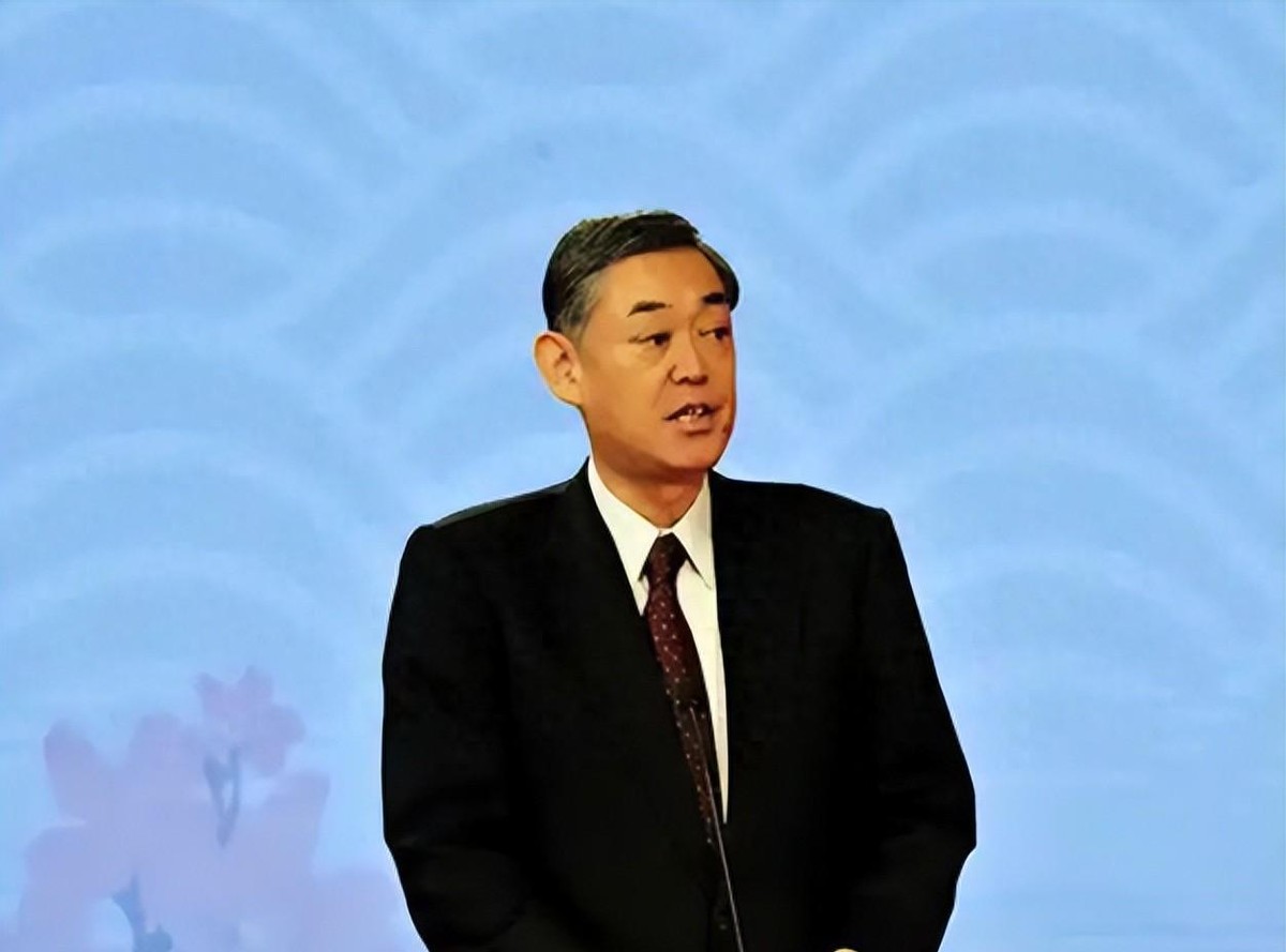 小G助手卡密：中国深夜召见日本大使，高市早苗面临外交危机与国际制裁风险