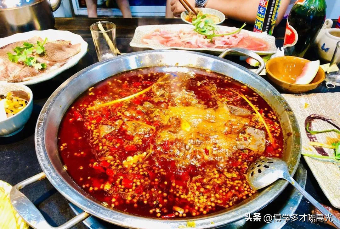 易单助手网站：邱家湾沅火锅店，舌尖上的地道川渝美味与温馨服务