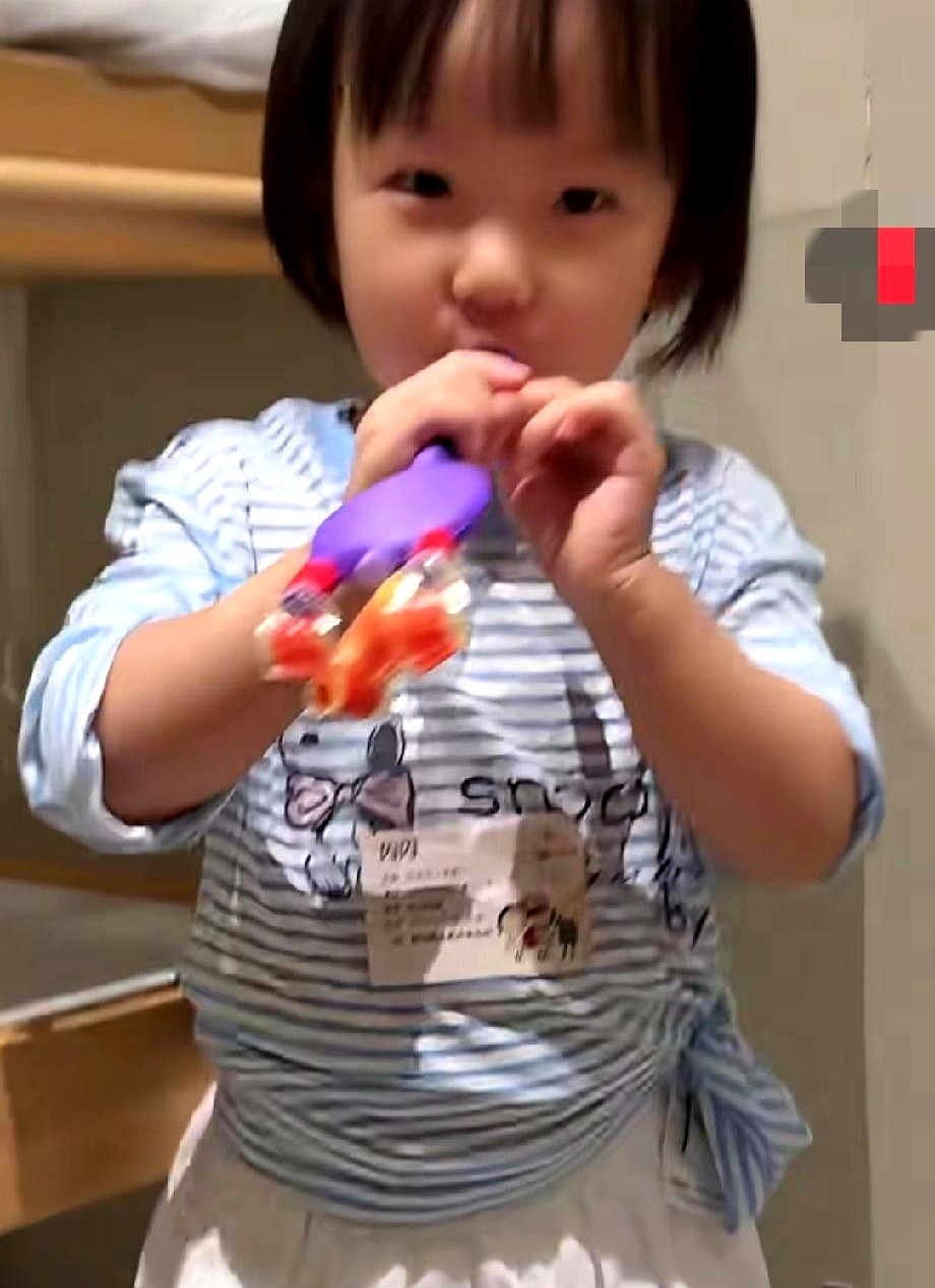 小评评助手下载官网：单亲妈妈黄一鸣的抑郁与“租娃”风波，背后的真相与困境